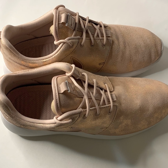 SOLD 🎉HP Nike Roshe One Prm Sneakers 8.5 - Picture 8 of 13